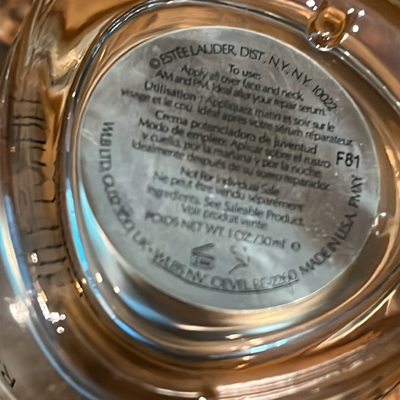 Estee Lauder revitalizing supreme+ set (you get all) - Picture 8 of 8